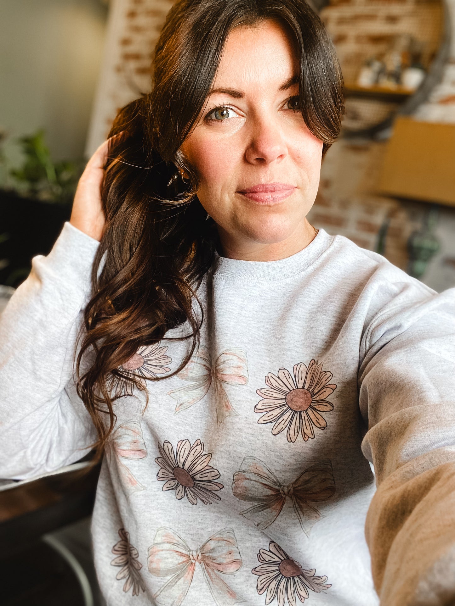 Pink Daisy | Cozy Graphic Crew Sweatshirt