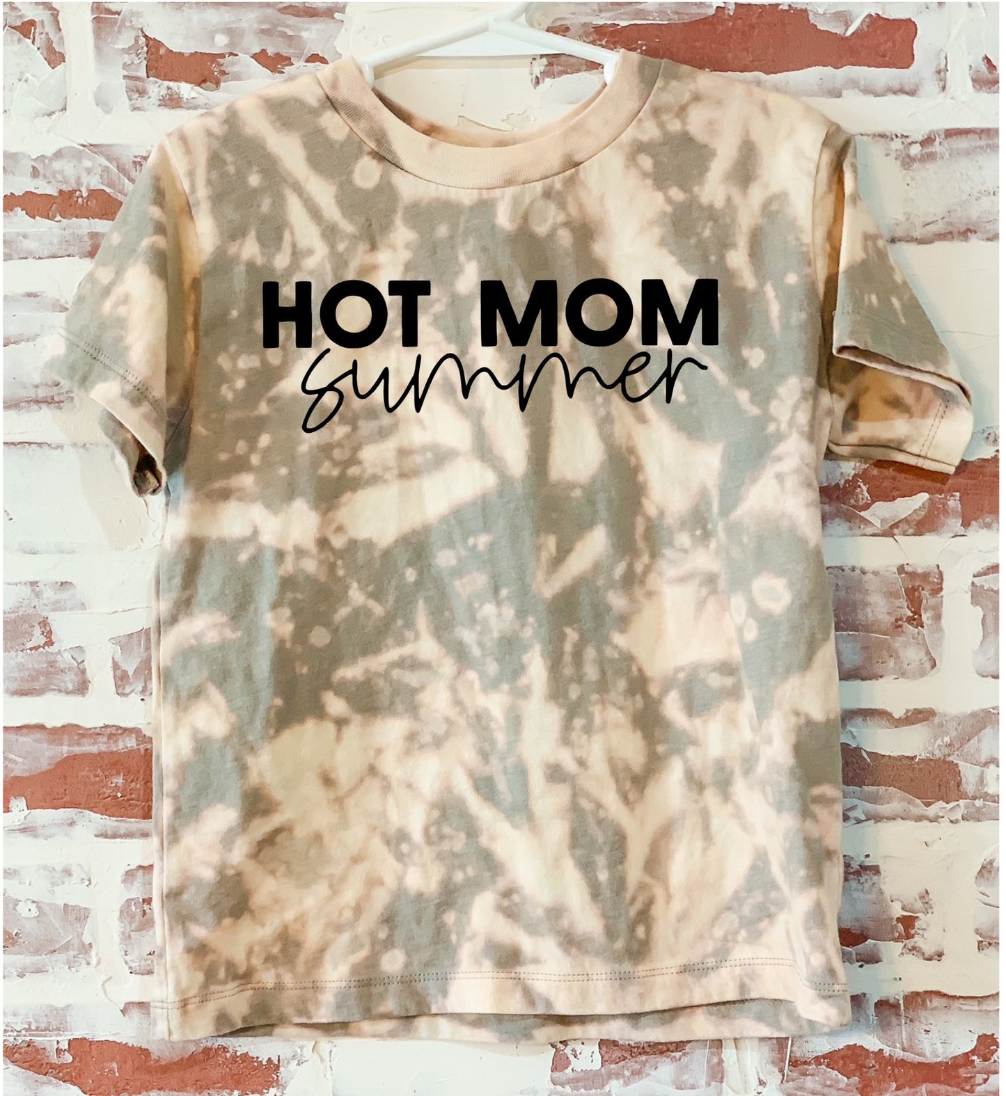 Hot Mom Summer-scrunch bleach